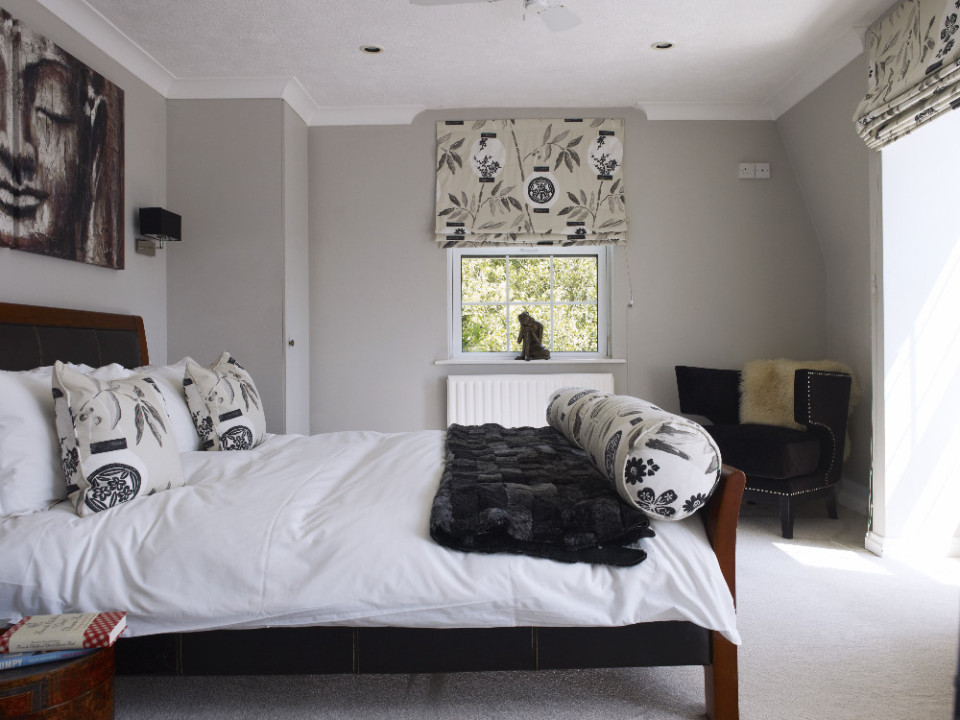 Charcoal grey and crisp white bedding set in an oriental theme